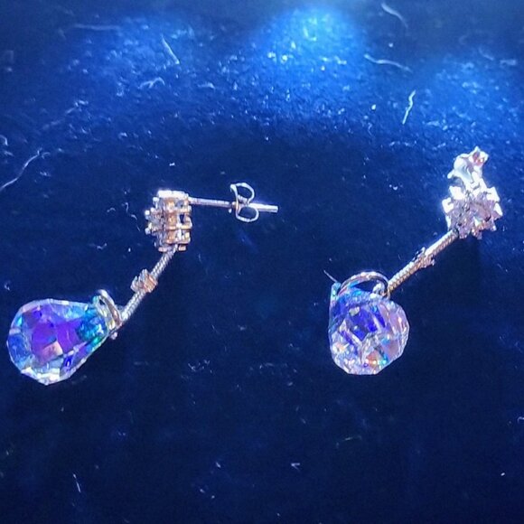 New Aura Borealis Crystal Dangle 1.5" Drop - Picture 1 of 4